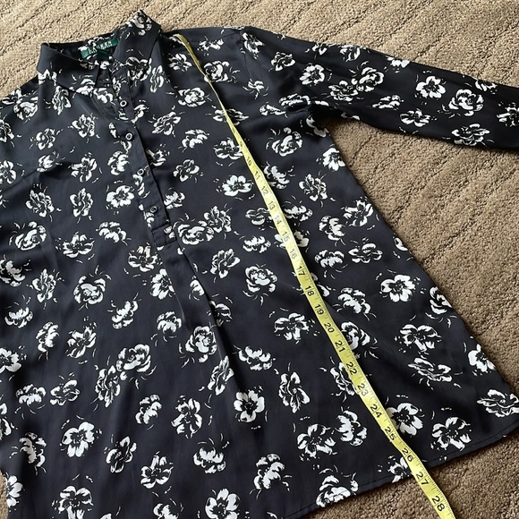 Ralph Lauren beautiful silky floral button down blouse - Picture 6 of 8